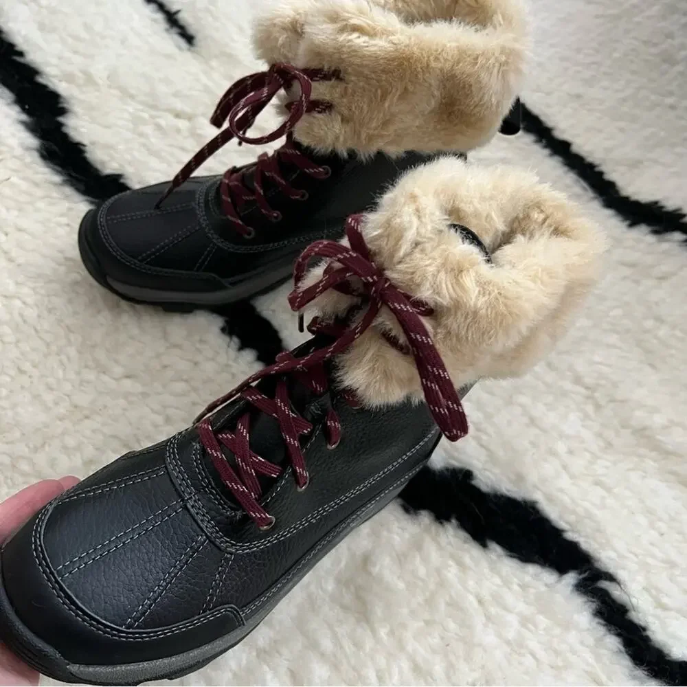 Clarks good preowned